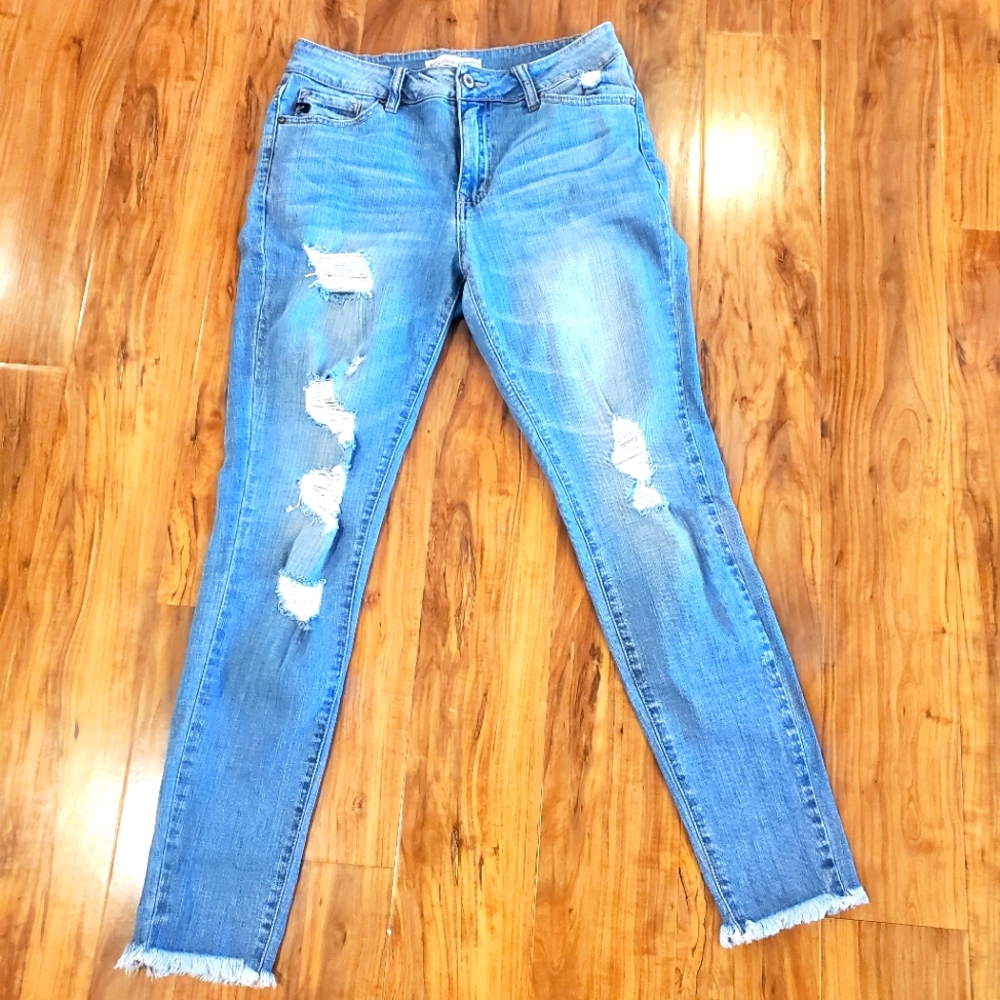 Light Wash Kancan Jeans